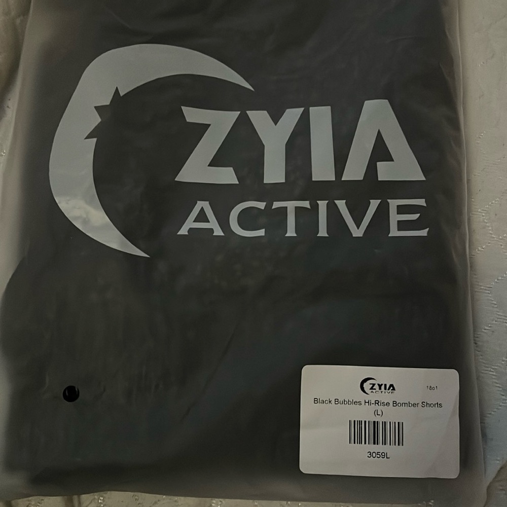 Zyia Active, black bubbles, hi-rise bomber shorts, size large. New